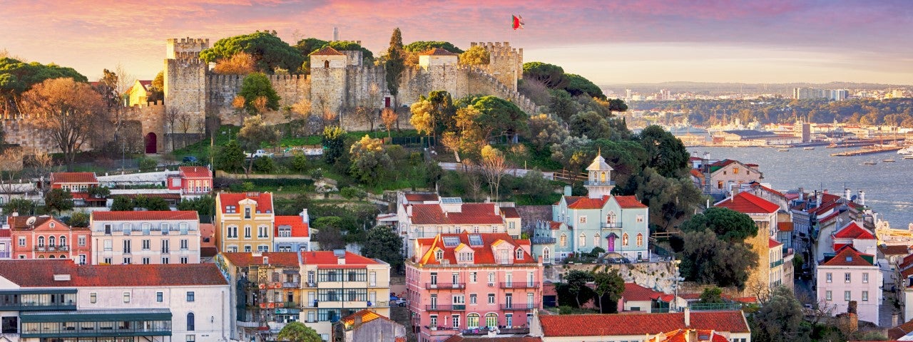 class=responsive-img-banner__desktop