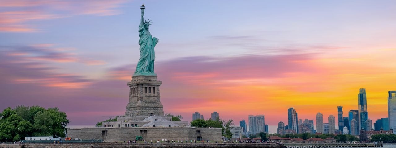 class=responsive-img-banner__desktop