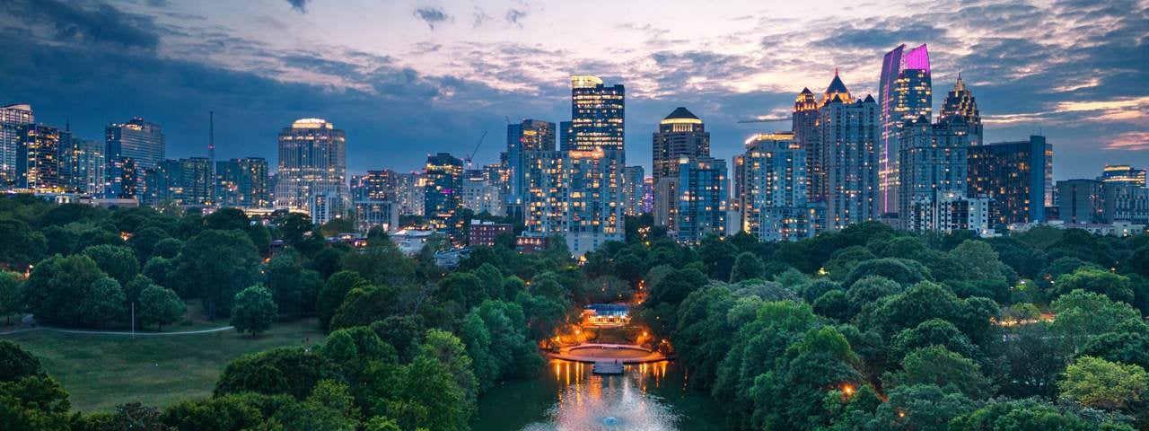 class=responsive-img-banner__desktop