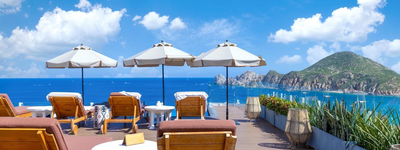 class=responsive-img-banner__desktop