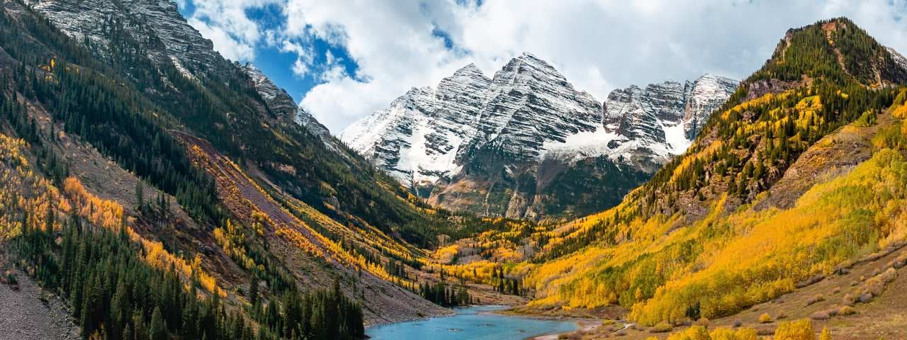 A beautiful mountain landscape in Aspen during the autumn months.