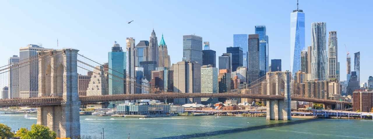 class=responsive-img-banner__desktop