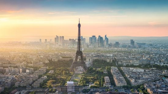 class=responsive-img-banner__desktop