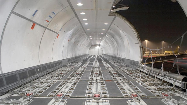 Boeing B757-200F Interior