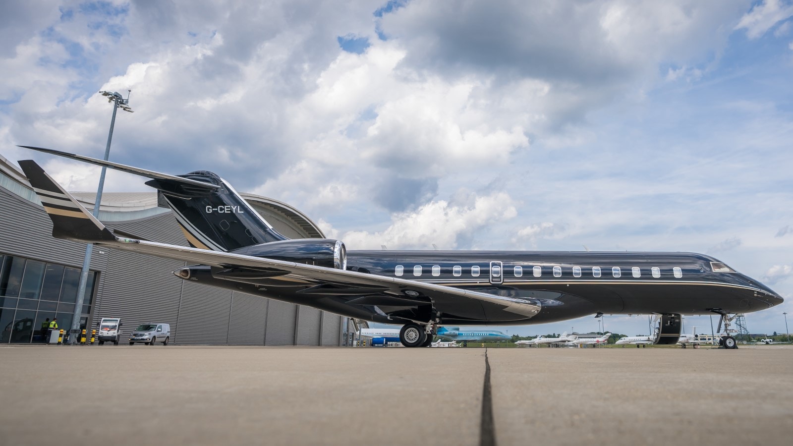 Bombardier Global Express XRS / 6000 Exterior